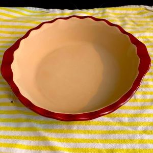 Pampered Chef deep dish pie plate